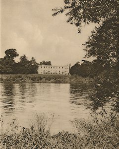 フェアテムズがリーディバンクスを洗うSyon House著c1935。 作： Donald McLeish