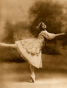 マダムカルサビナ、c1913。 作： Dover Street Studios