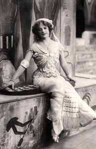 Madge Vincent、歌手、女優、1900年代。 作： Dover Street Studios