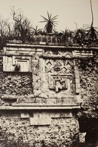 ウシュマル、インドのレリーフ、修道女の宮殿 ウシュマル、インドのレリーフ、修道女の宮殿、1860年。