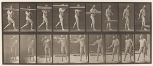 プレート384。肩の上の丸太を持ち上げる 作： Eadweard Muybridge