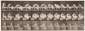 プレート436。ベッドを作る 作： Eadweard Muybridge