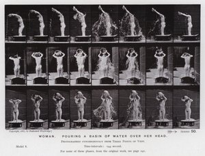 動きのある人間像水を入れた洗面器を頭にかぶる女性（モノクロ写真 作： Eadweard Muybridge