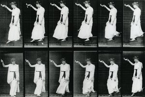 女性。 1887年に出版されたEadweard Muybridgeの「The Human Figure in Motion」からの階段の下り、1887年のイラスト 作： Eadweard Muybridge