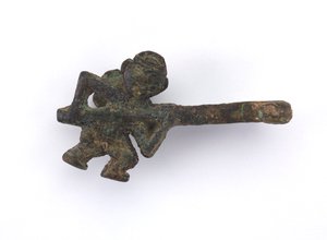 ガーメントフック 作： Eastern Zhou Dynasty Chinese School
