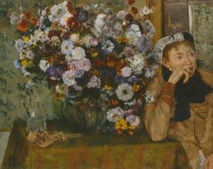 花の花瓶の横に座っている女性 作： Edgar Degas