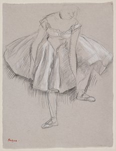 Danseuse rajustant son chausson 1880年代前半（木炭、パステル、紙 作： Edgar Degas