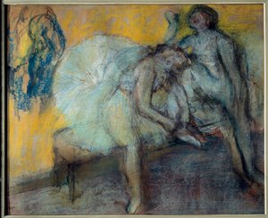 休息する二人の踊り子 エドガー・ドガ（1834-1917）によるカモフラージュ紙にパステルと木炭の作品。1910-1912年 薄暗い0.78x0.96 m パリ、オルセー美術館 作： Edgar Degas
