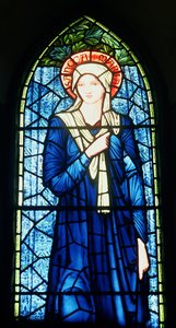 聖母マリアのステンドグラスの詳細 作： Edward Burne Jones