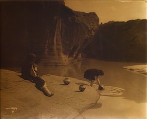 アコマの古井戸にて 作： Edward S. Curtis