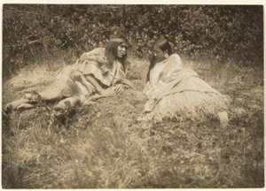 愛と富の言葉が彼女を誘惑する。 作： エドワードSカーティス
