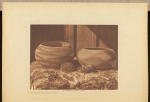 ポモ・バスケットとマグネサイト・ビーズ 作： Edward S. Curtis