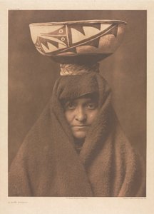ポートフォリオ XVII 614：ズーニの女性 作： Edward S. Curtis