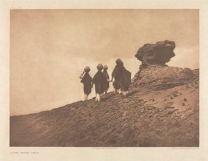 ポートフォリオ XVI, Plate 573: アコマ・ウォーター・ガールズ 作： Edward S. Curtis