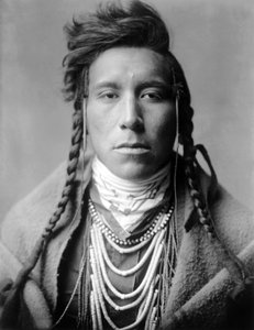 Pássaro em High Land, índio Crow, Montana, EUA, c. 1908, foto Edward S. Curtis 作： Edward Sheriff Curtis