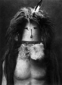 Navajo-intiaani pukeutui jumalatar Haschebaadiksi 作： Edward Sheriff Curtis