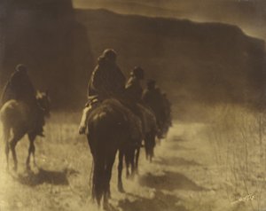 The Vanishing Race Navaho Plate 1, Volume 1 da série The North American Indian, c. 1904 (orotono) 作： Edward Sheriff Curtis