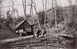 [南軍から火薬を取り出すために設立されたジェームズ・リバーのユニオン・ステーション...1864年 作： Egbert Guy Fowx.