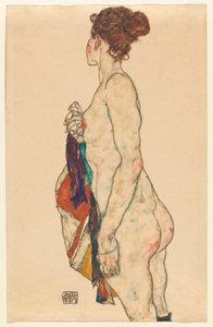 1917年、模様のついたローブで裸に立つ