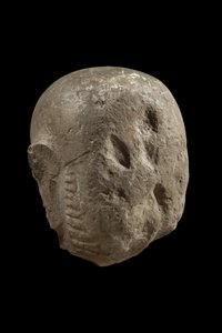 ミン神の像の頭（石灰岩） 作： Egyptian