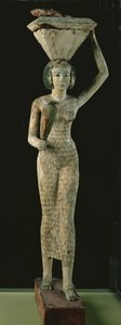 手に水瓶を持ち、頭に器を載せた供物を運ぶ女性（中王国時代）紀元前1950年頃（漆喰と彩色されたイチジクの木）（詳細は93792を参照）（154094も参照 作： Egyptian 12th Dynasty