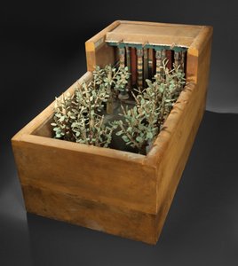 メケトレの墓からのポーチと庭園のモデル、紀元前1981〜1975年（木、ペンキ、銅） 作： Egyptian 12th Dynasty