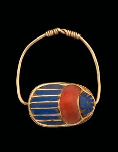 スカラベの指輪、中王国 作： Egyptian 12th Dynasty
