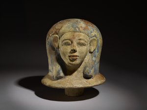 頭の形をしたカノープスジャーの蓋 作： Egyptian 17th Dynasty