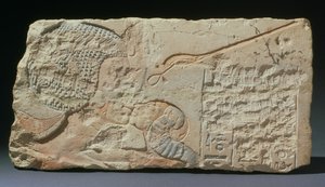 ネフェルティティ女王が娘の1人にキスしたレリーフであるキス、アマルナ時代のニュー王国ハーモポリス（石灰岩塗装）