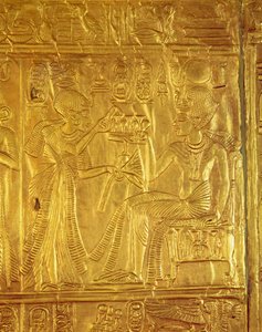 ツタンカーメンの墓からの黄金の神社の詳細（紀元前1370〜1352年頃）新王国（板金でジェッソをかぶせた木材）