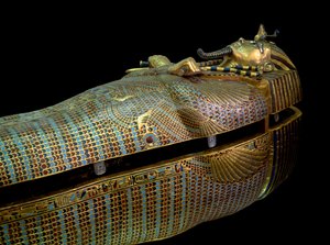 エジプトの古代遺跡：トゥタンカムンのトレゾール（ツタンカーメンまたはオールアンクアムン）の石棺 作： Egyptian 18th Dynasty