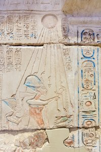 神社の正面、詳細 作： Egyptian 18th Dynasty