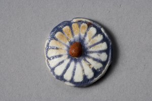 フローラルラウンデル、アマルナ時代、紀元前1353-37年（ファイアンス）