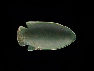 魚型の皿の内側（ガラス）（182794も参照）
