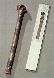 ツタンカーメンの墓（紀元前1370〜52年）ニューキングダム（228566も参照）からの筆記用パレットと葦を書くためのケース