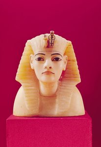 ツタンカーメンの墓からの、天蓋のある壺のストッパー（紀元前1370-1352年）新王国（アラバスター） 作： Egyptian 18th Dynasty