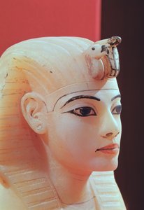 ツタンカーメンの墓からの、天蓋のある壺の栓（紀元前1370-52年）王国（アラバスター） 作： Egyptian 18th Dynasty