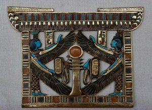 神殿型胸当て、ツタンカーメンの宝物庫、エジプト、エジプト文明、新王国時代、第18王朝 作： Egyptian 18th Dynasty