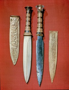 ツタンカーメンの墓からの2つの短剣王（c.1370-52 BC）新王国（金と鉄）