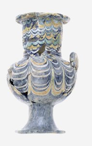 紀元前1390～1353年頃の花瓶（ガラス 作： Egyptian 18th Dynasty