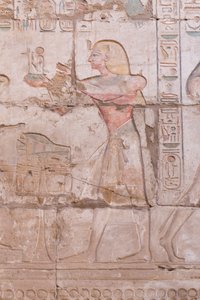 壁のレリーフ、大列柱ホール、カルナック神殿複合体、ルクソール、エジプト 作： Egyptian 18th Dynasty