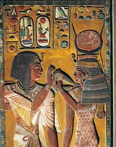 女神ハトホルがファラオに首飾りを献上する様子（ローレリーフ 作： Egyptian 19th Dynasty