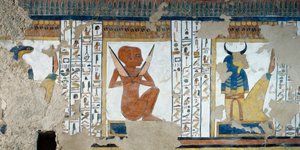 オシリス王国の第5門の守護者ヘンティ・レキと第4門の牛頭守護者、ルクソール、テーベの女王の谷、ネフェルタリの埋葬室のフレスコ画（ユネスコ世界遺産登録 作： Egyptian 19th Dynasty