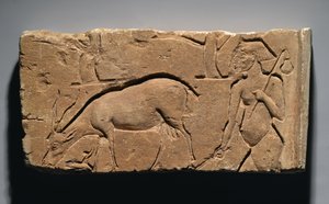 ヤギと木が生えた山羊を描いたレリーフ。紀元前1350年から1333年にテルエルアマルナ（紀元前1350年〜紀元前）（石灰岩）からと思われる