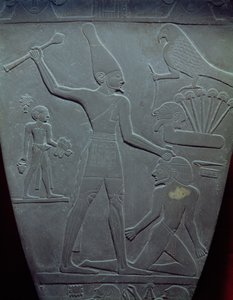 ナルメールパレット：ナルメール王を描いた儀式用のパレットで、上エジプトの白い王冠を身に着け、囚人を襲い、前王朝時代のヒエラコンポリスで発見されました。紀元前3000年頃