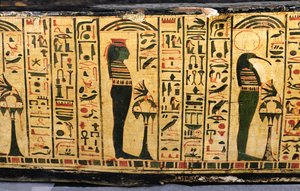 紀元前1100年頃、新王国時代にデイル・エル・バーリで発見されたとされるネシームンのミイラの外棺底部の詳細（彩色された木材 作： Egyptian 20th Dynasty