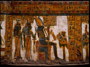 エジプトの古代遺跡：オシリスを崇拝するイシスとネフティスの神々。二人はアンク（十字架）の形をした生命の鍵を持っています。第21王朝（紀元前1085-935年）の書記ブテハモンのアントロポイド石棺の装飾。トリノのエジプト博物館（Tori 作： Egyptian 21st Dynasty