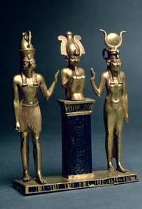 オソルコン2世のトライアド：イシスとホルスに挟まれたオシリス、第3中期、紀元前874〜850年（金とラピスラズリ）