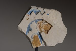 ライオンヘッドの象形文字の断片、後期（石灰岩塗装）