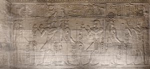 内部聖域、フィラエ神殿、アスワン、エジプトのレリーフ 作： Egyptian 30th Dynasty
